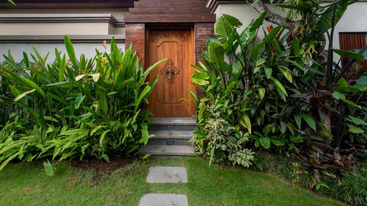 The Grand Villandra Resort Lovina Exterior photo
