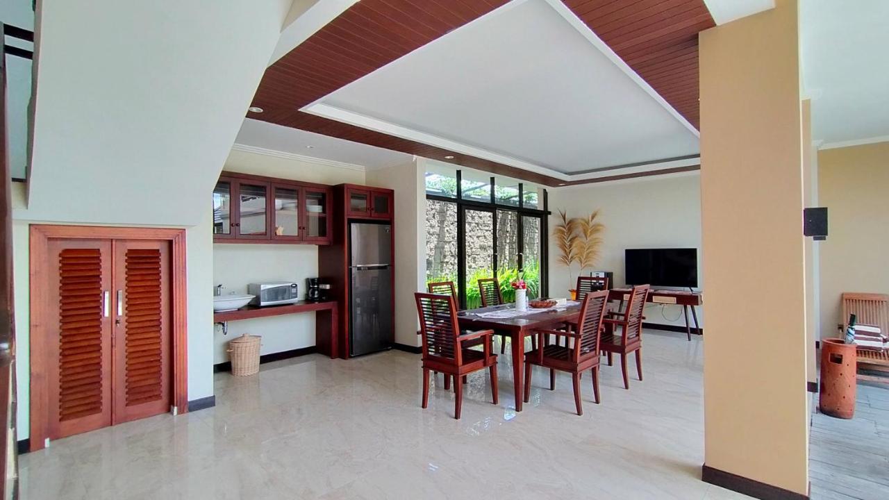 The Grand Villandra Resort Lovina Exterior photo