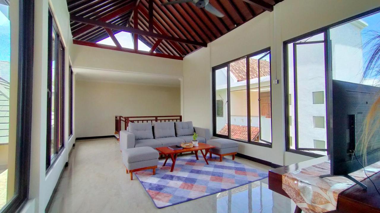 The Grand Villandra Resort Lovina Exterior photo